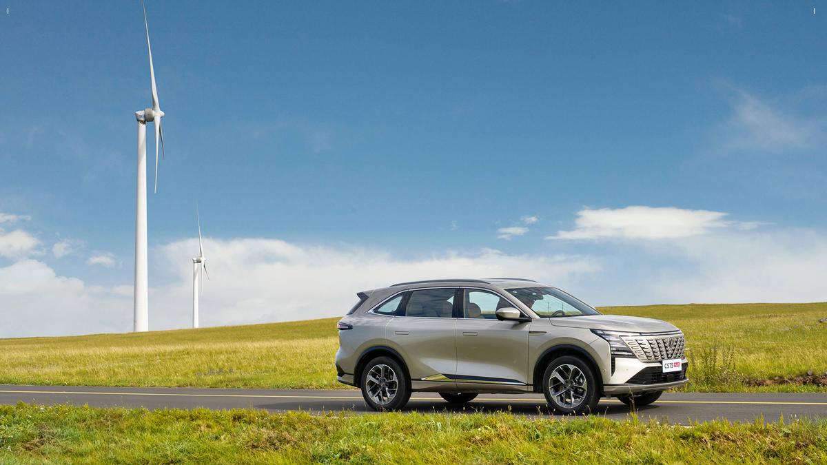 15万内家用SUV颠覆者：长安第四代CS75PLUS