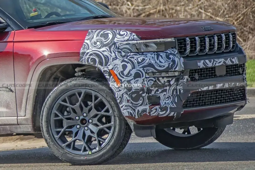 新款Jeep大切诺基，还是硬汉座驾