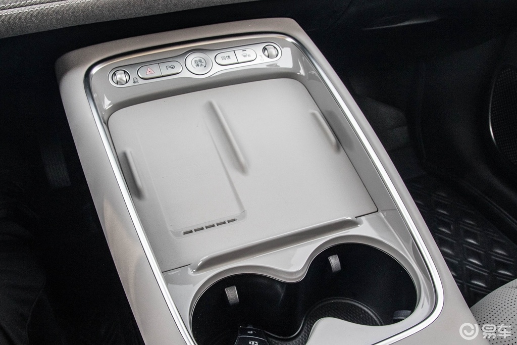 冰箱大沙发,这款不到15万的SUV能否满足“95后”?