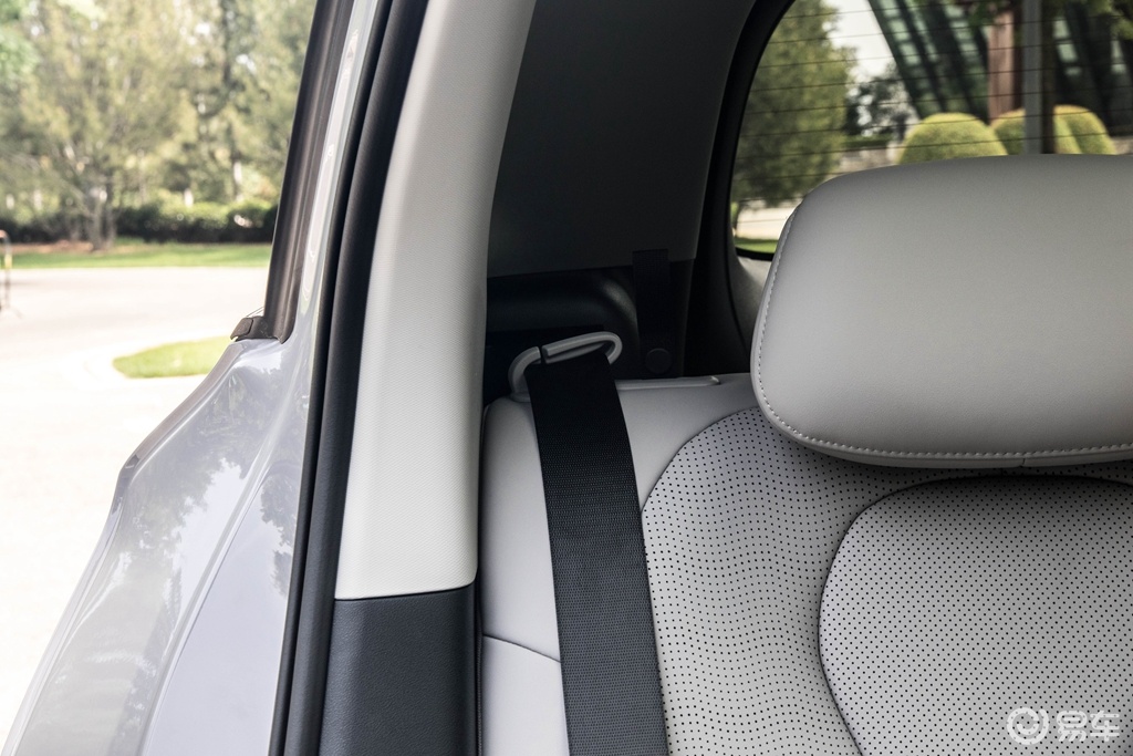 冰箱大沙发,这款不到15万的SUV能否满足“95后”?