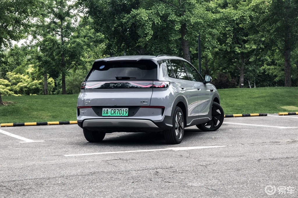 冰箱大沙发,这款不到15万的SUV能否满足“95后”?