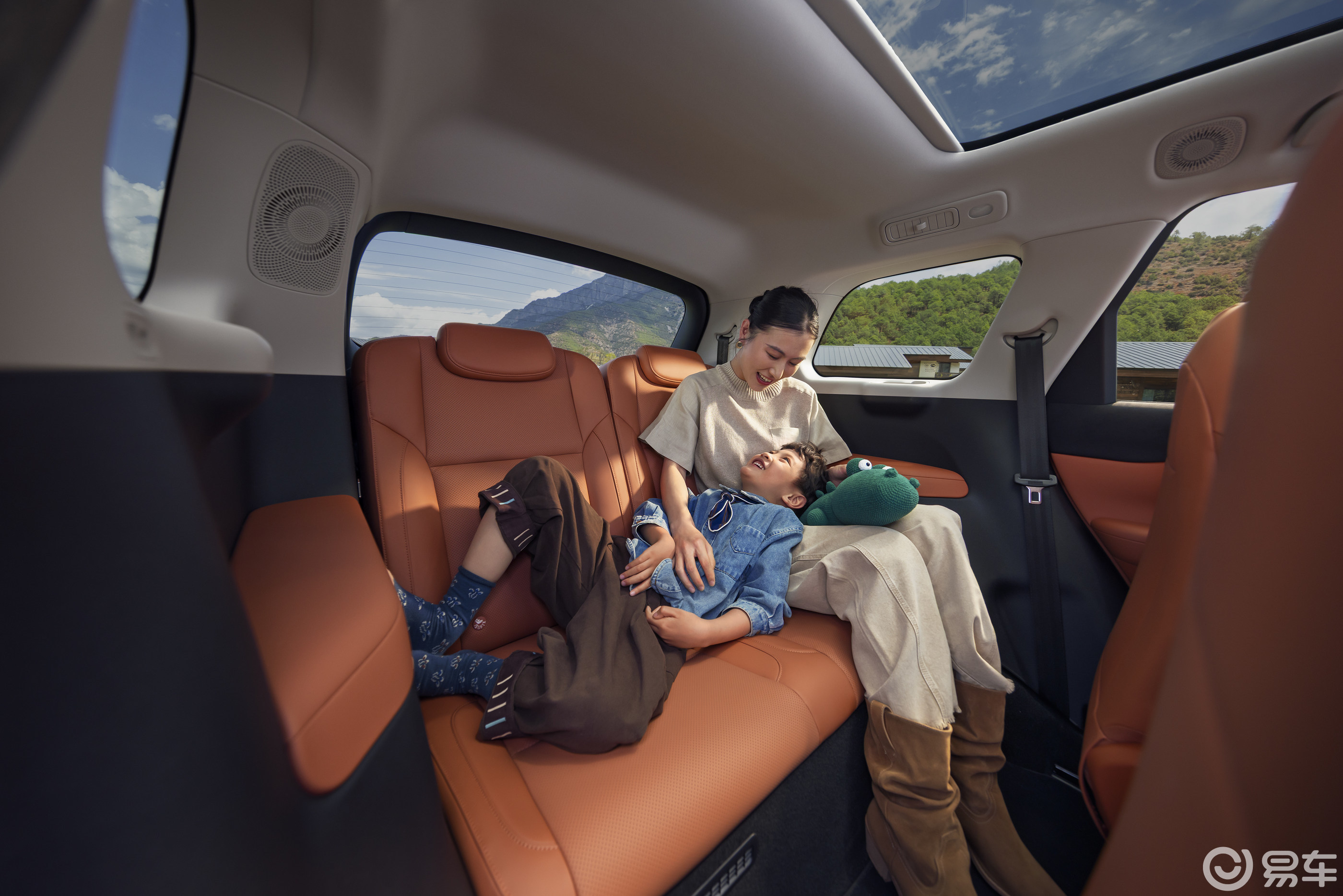 从6座王者到5座新锐!2026款零跑C16顶配平权真投入