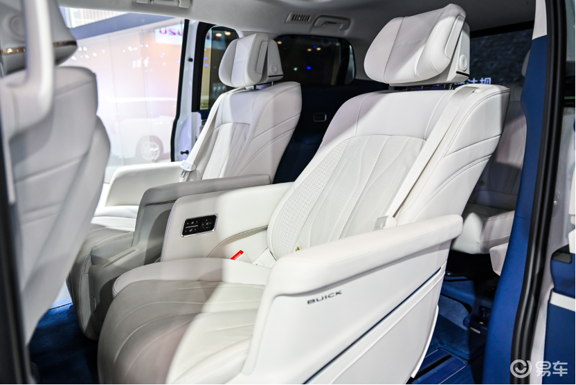 赛那、别克GL8输得不冤!论高端,腾势D9给大家上了一课