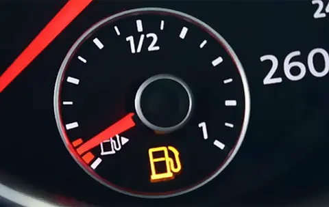 新能源汽车的怪现象：油箱越来越大，续航长到离谱