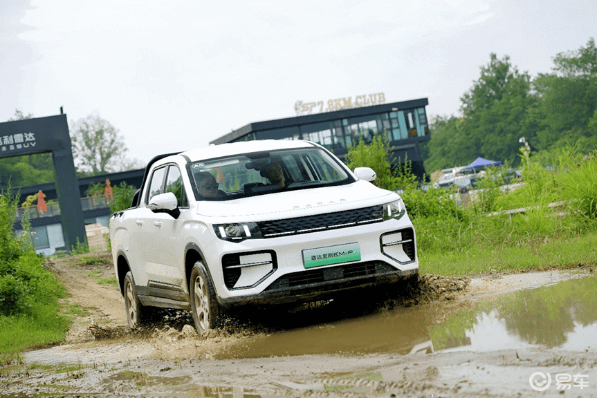 雷达金刚EM-P越野场地试驾，极端路况表现稳定