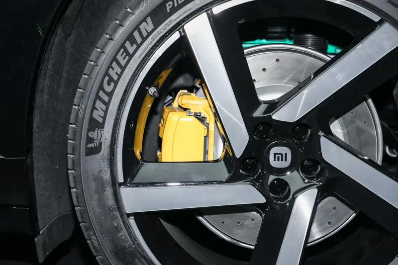 小米YU7交付时间更新 Max版最快33-36周/标准版最快53-56周