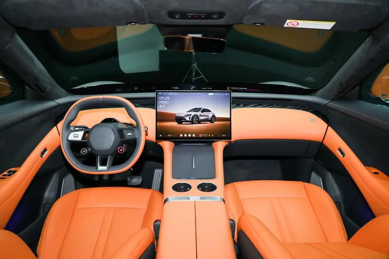 小米YU7交付时间更新 Max版最快33-36周/标准版最快53-56周