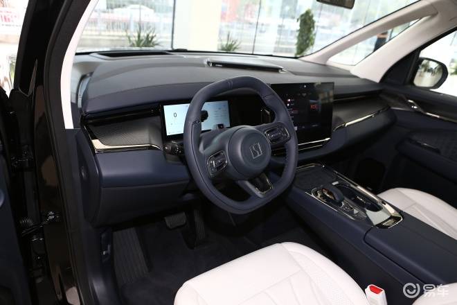 极氪009光辉典藏版将于7月5日开启首批车主交付 售价89.9万元