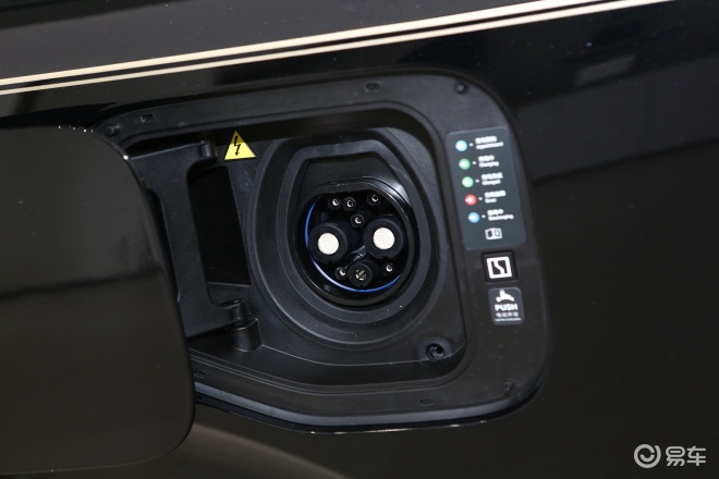 极氪009光辉典藏版将于7月5日开启首批车主交付 售价89.9万元