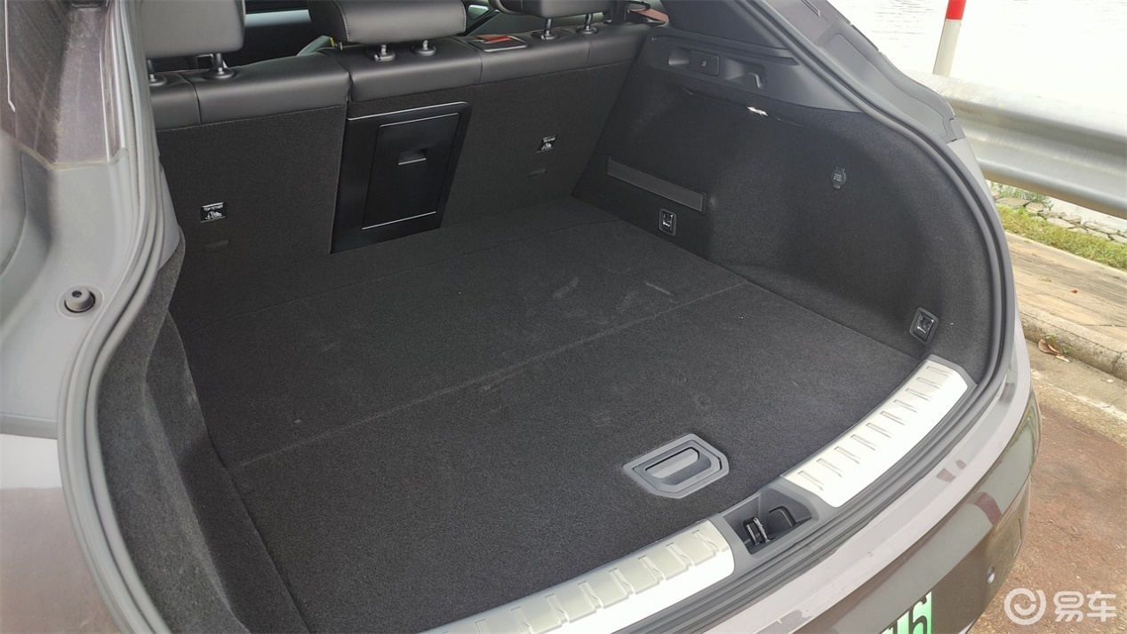 独立试驾极氪007GT：外表跳脱，内里柔和