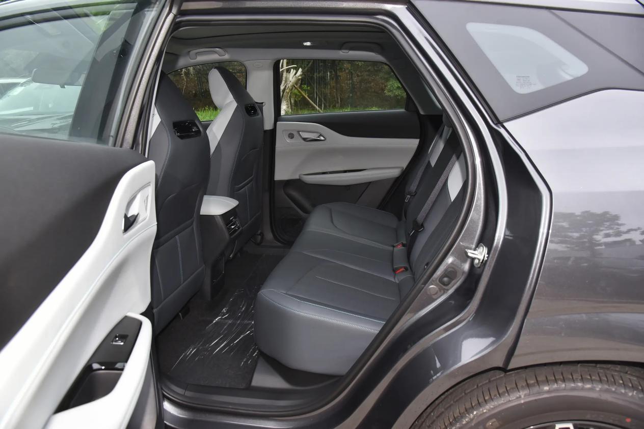 长安UNI-Z PHEV和宋Pro DM-i,该怎么选?