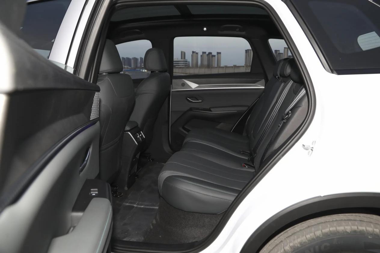 长安UNI-Z PHEV和宋Pro DM-i,该怎么选?