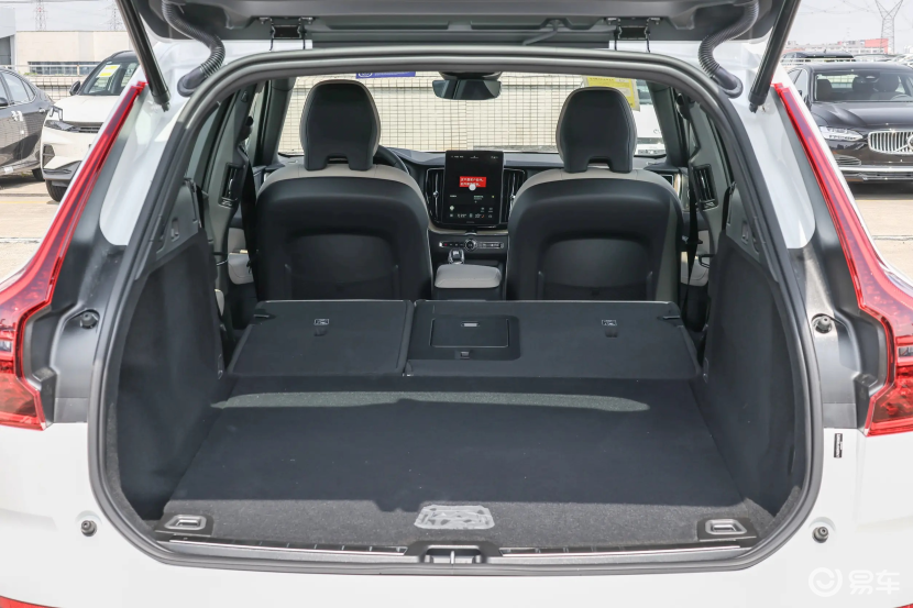 诚意之争:凯迪拉克全新XT5对比新款XC60,差距几何?