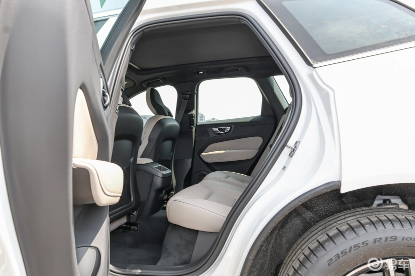 诚意之争:凯迪拉克全新XT5对比新款XC60,差距几何?