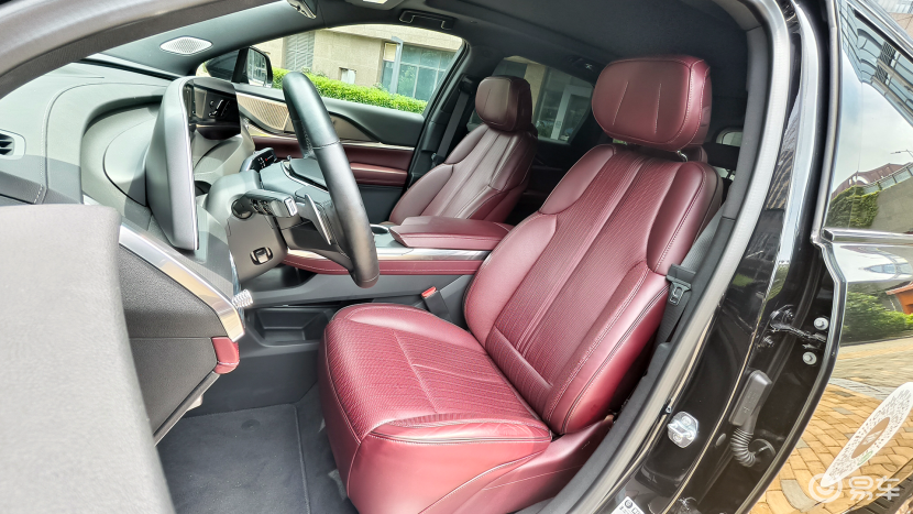 诚意之争:凯迪拉克全新XT5对比新款XC60,差距几何?