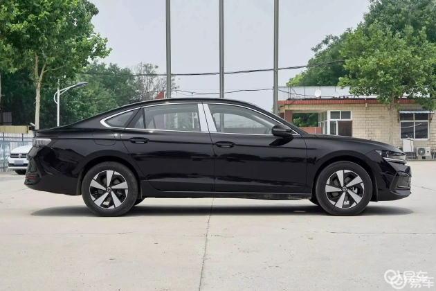 福特蒙迪欧 VS 大众迈腾:20万级中型车轻松对比