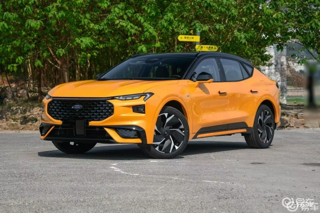 福特蒙迪欧 VS 大众迈腾：20万级中型车轻松对比