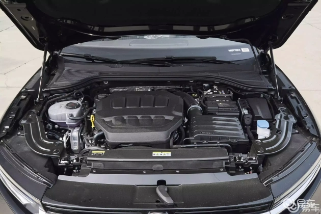 福特蒙迪欧 VS 大众迈腾:20万级中型车轻松对比