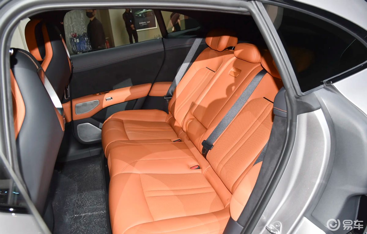 同样是33万,买小米YU7还是问界M7?