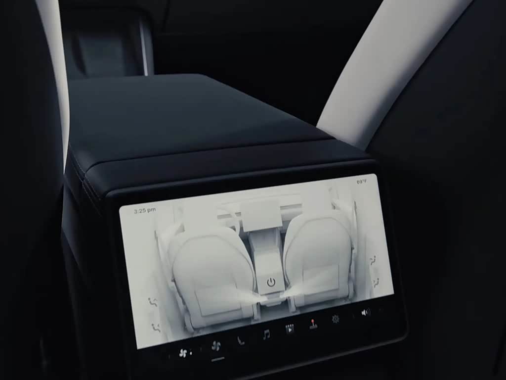 都是当打车型 小米YU7和特斯拉Model Y如何选?