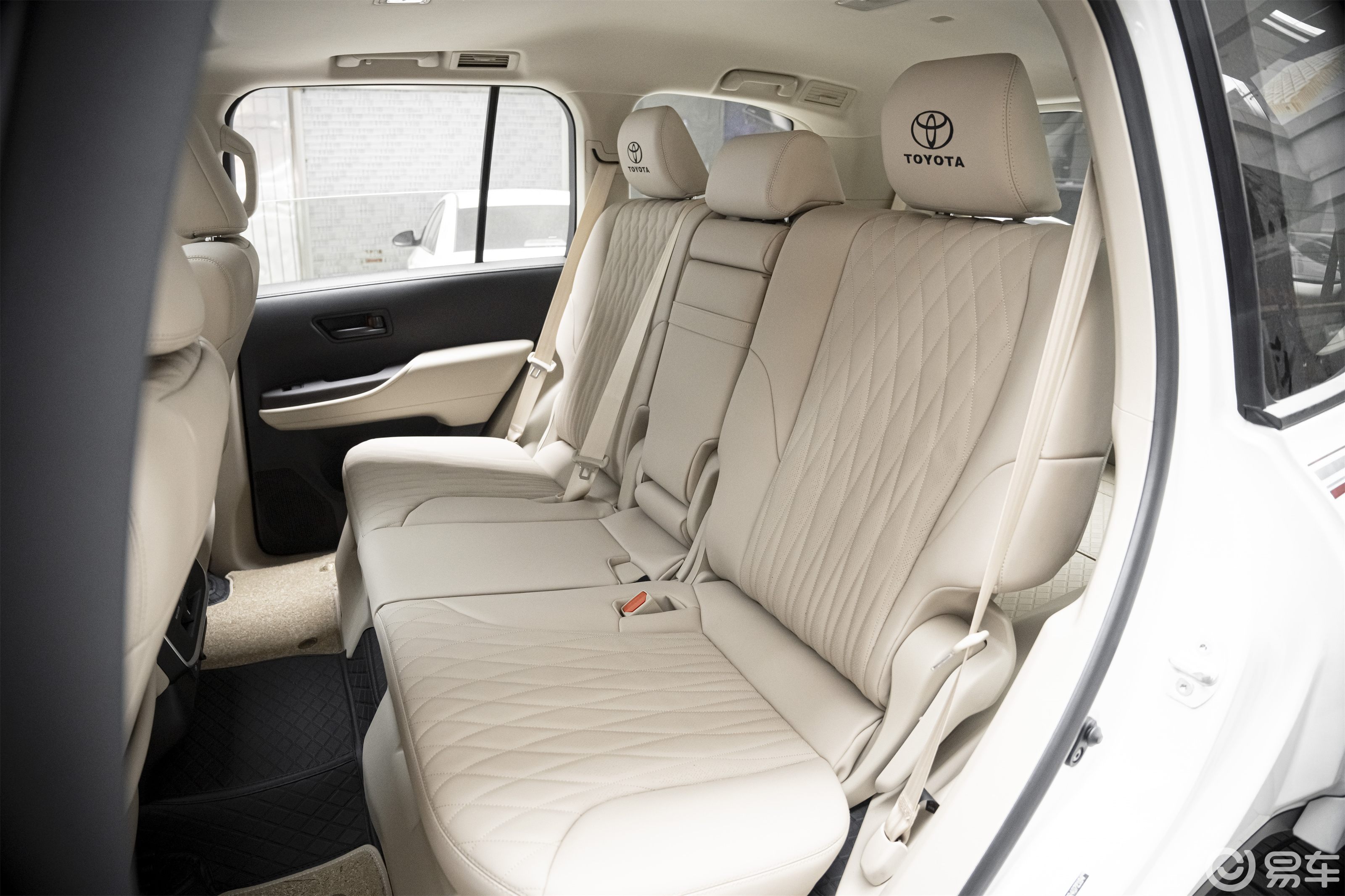 兰德酷路泽 LC300 改装:硬派越野,豪华精致融合