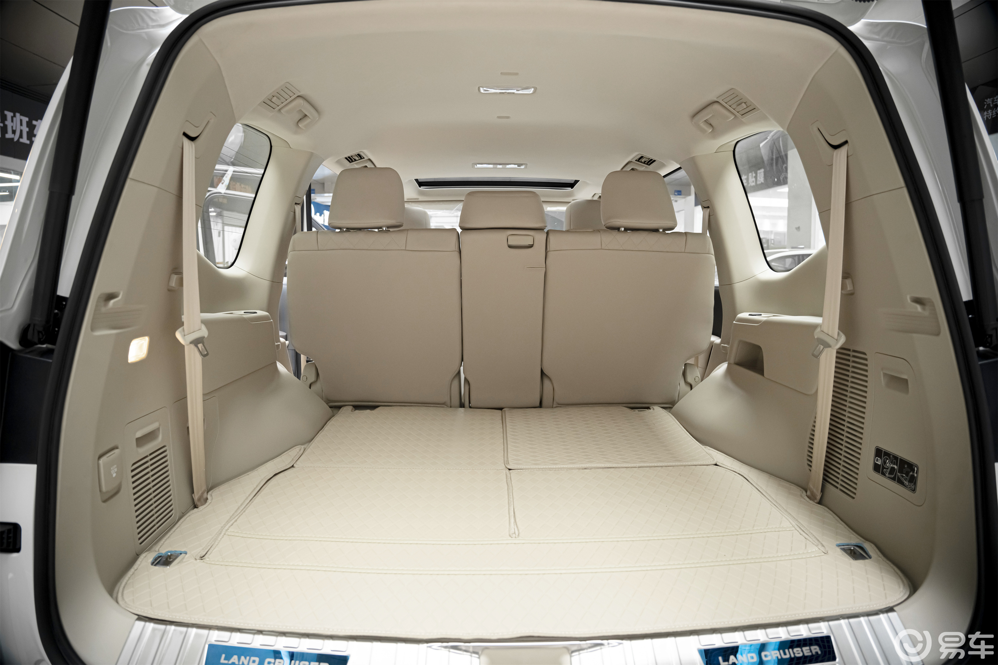 兰德酷路泽 LC300 改装:硬派越野,豪华精致融合