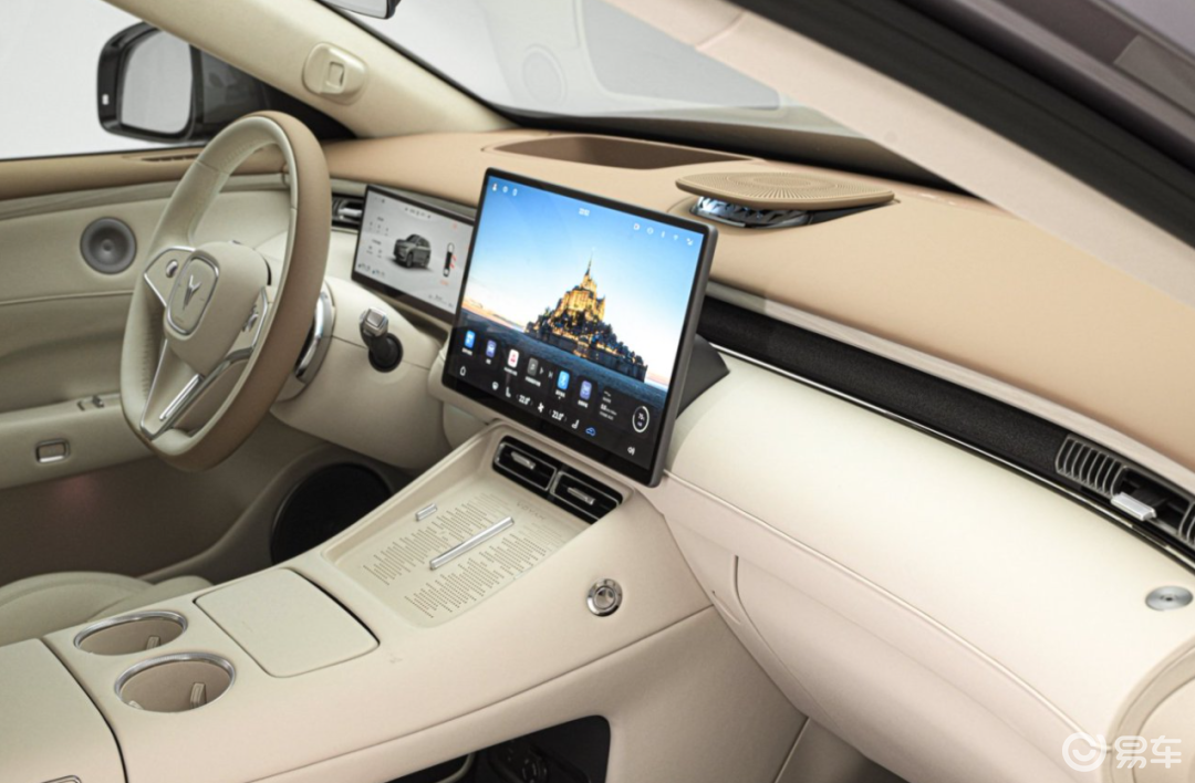 岚图FREE+上市,对比华系头部车型问界M7,如何选?