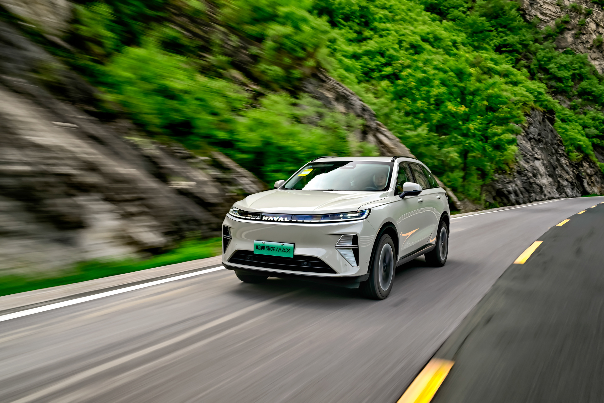 238kW不到17万!试驾搭载二代Hi4的哈弗枭龙MAX