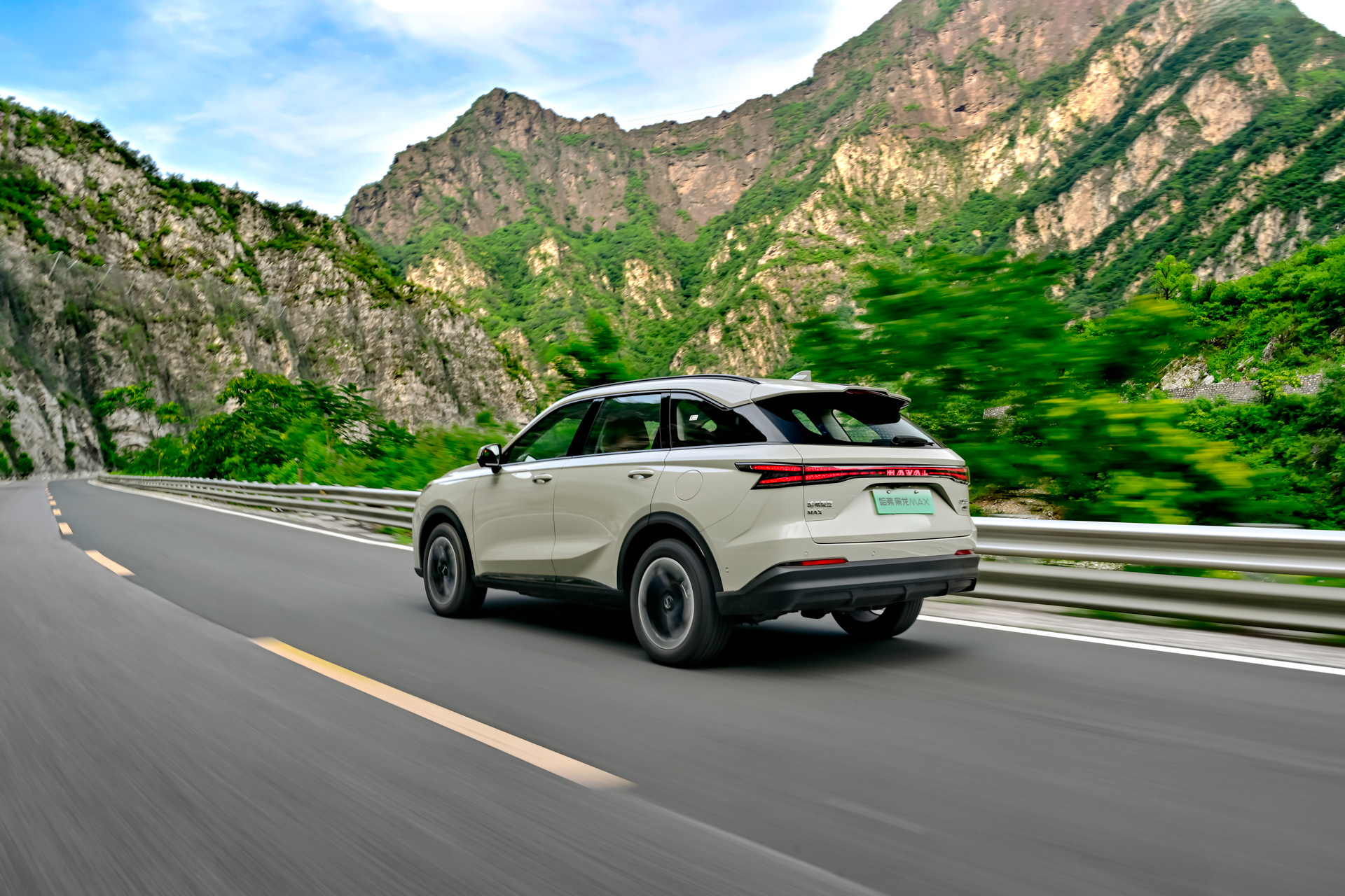 238kW不到17万!试驾搭载二代Hi4的哈弗枭龙MAX