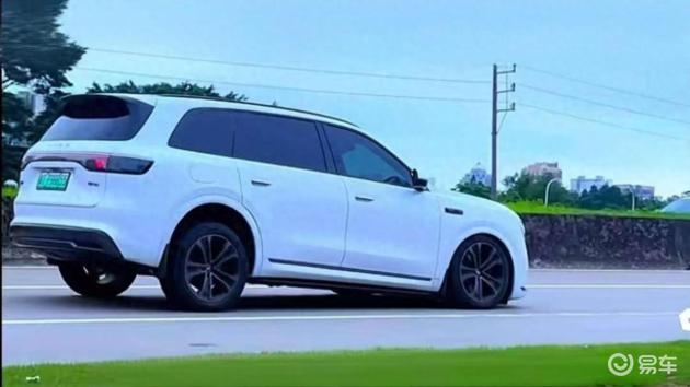 华为汽车底盘性能与飞坡能力探讨