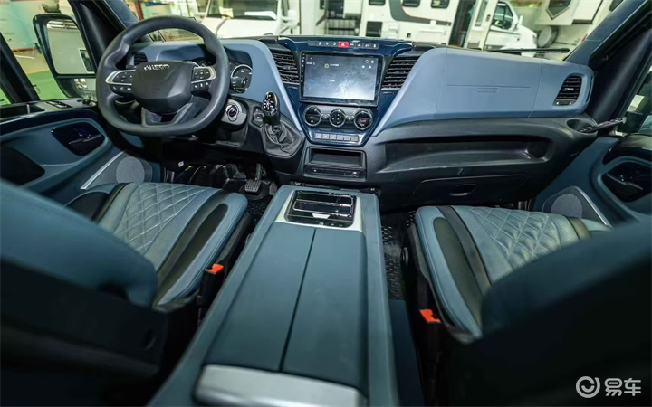 意大利进口依维柯商务车,7座MPV车型,蓝牌柴油版介绍