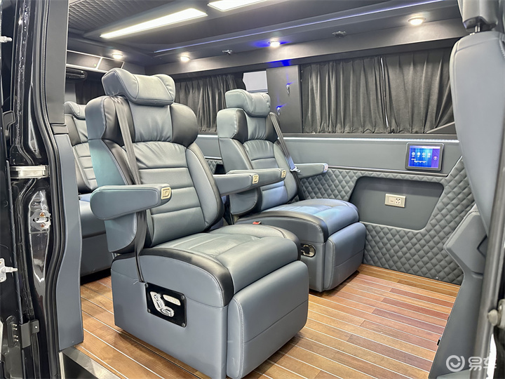 意大利进口依维柯商务车,7座MPV车型,蓝牌柴油版介绍