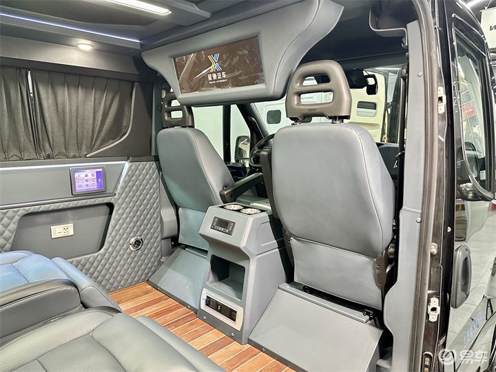 意大利进口依维柯商务车,7座MPV车型,蓝牌柴油版介绍