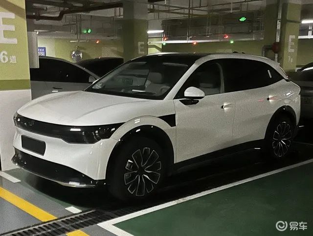 极氪7X车主：店里体验后当场走不动道，试驾后感觉就它了