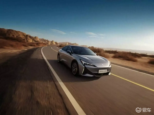 极狐新阿尔法S5 vs 零跑B01 vs 小鹏MONAM03：选车指南