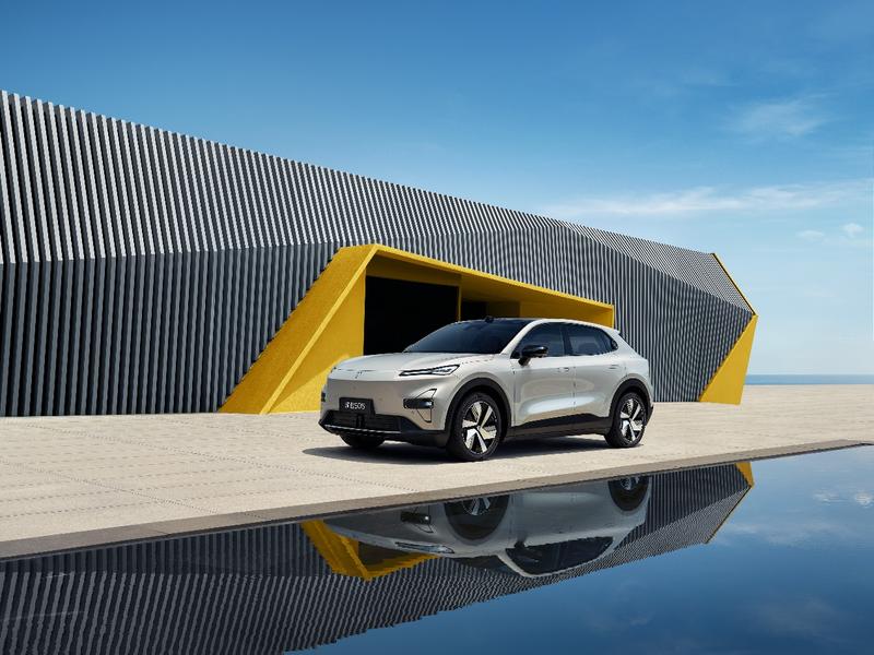 深蓝S05 620km长续航版上市 售价12.99万元起