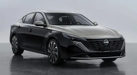 日产新款天籁实车图曝光，前脸变化大，可选双色车身