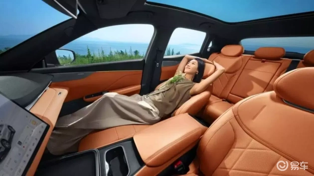 深蓝S05 vs 零跑C10:哪款更俘获年轻心