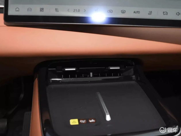 深蓝S05 vs 零跑C10:哪款更俘获年轻心