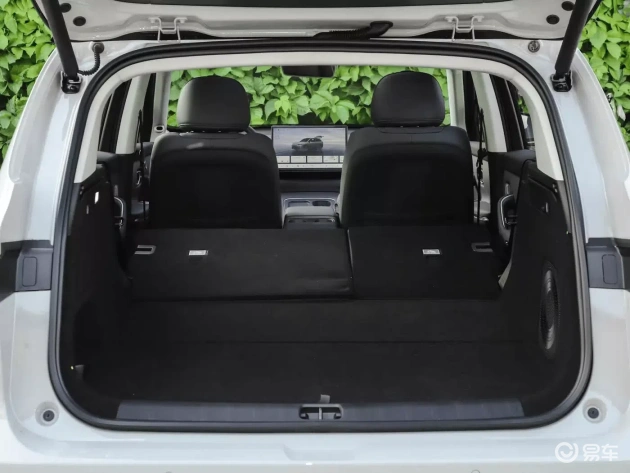 深蓝S05 vs 零跑C10:哪款更俘获年轻心