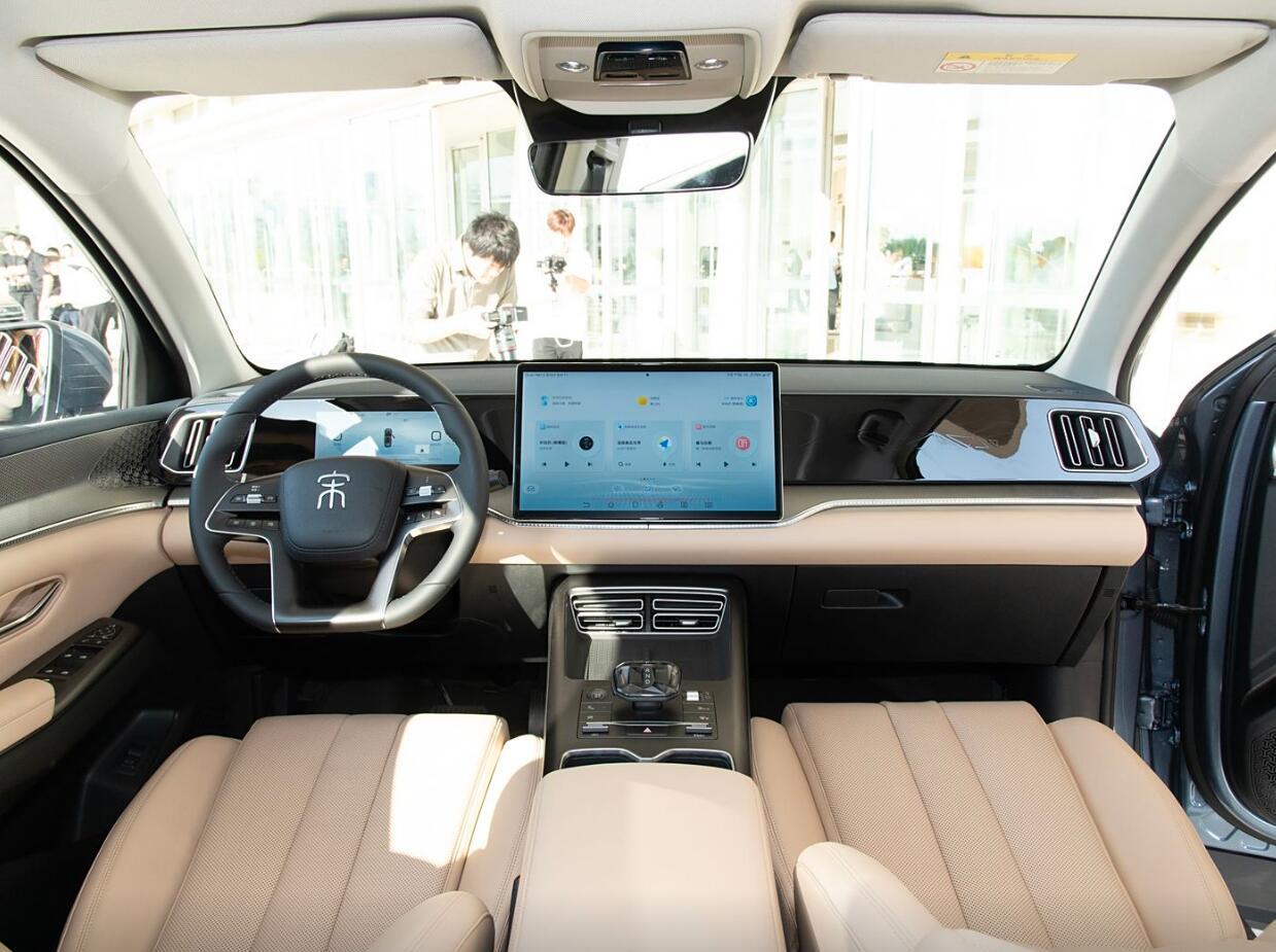 谁更实惠大碗?银河星舰7 EM-i对比宋Pro DM-i