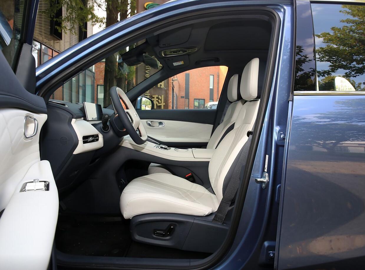 谁更实惠大碗?银河星舰7 EM-i对比宋Pro DM-i