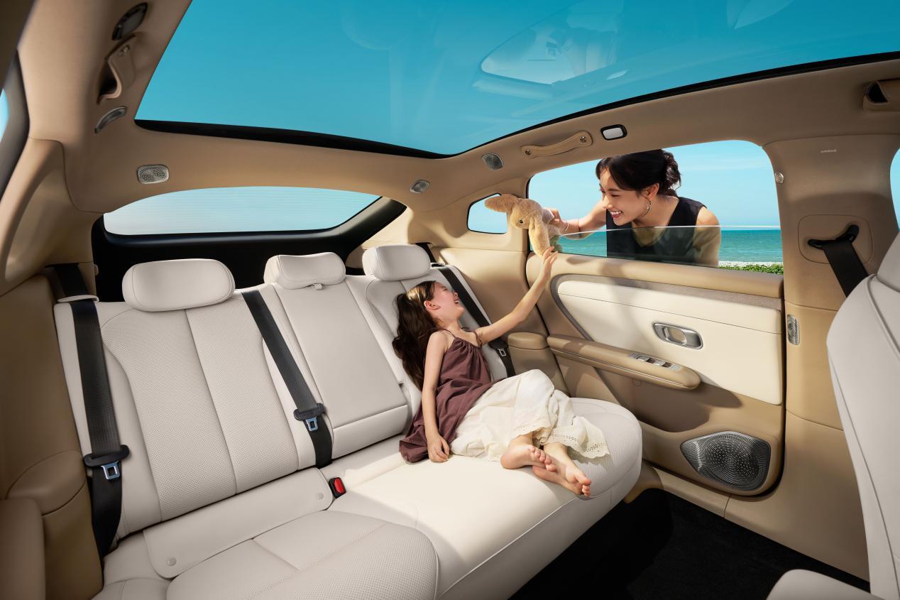 长安启源A06全球首秀 四大超配跨级对标迈巴赫