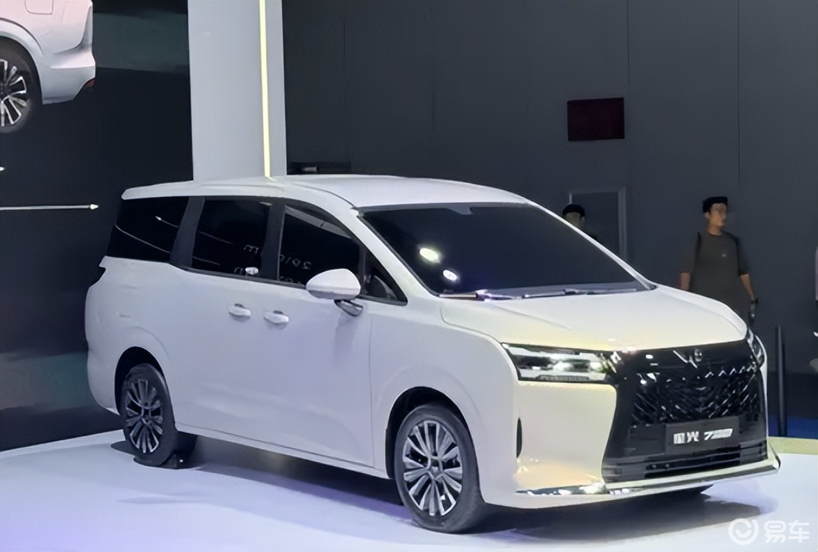 10万起?五菱星光730:1.5T动力够用,后备箱拖后腿