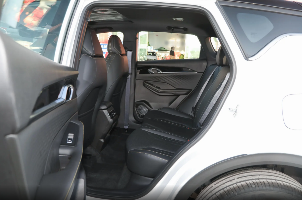 吉利缤越L对比全新第二代长安X5 PLUS,有哪些差距?