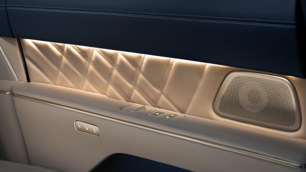 试完蔚来ET9,帕梅车主沉默了:这才是老板该开的车!