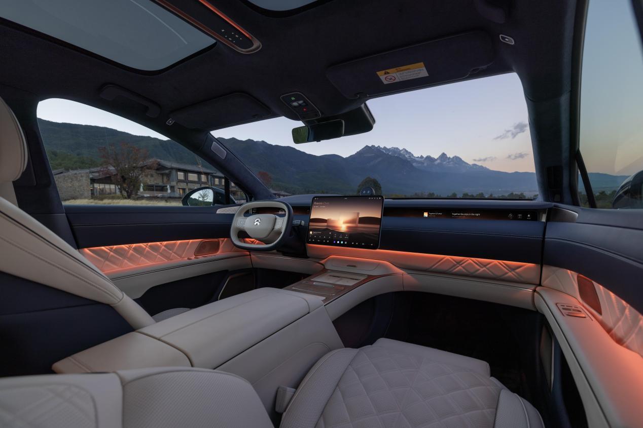 试完蔚来ET9,帕梅车主沉默了:这才是老板该开的车!