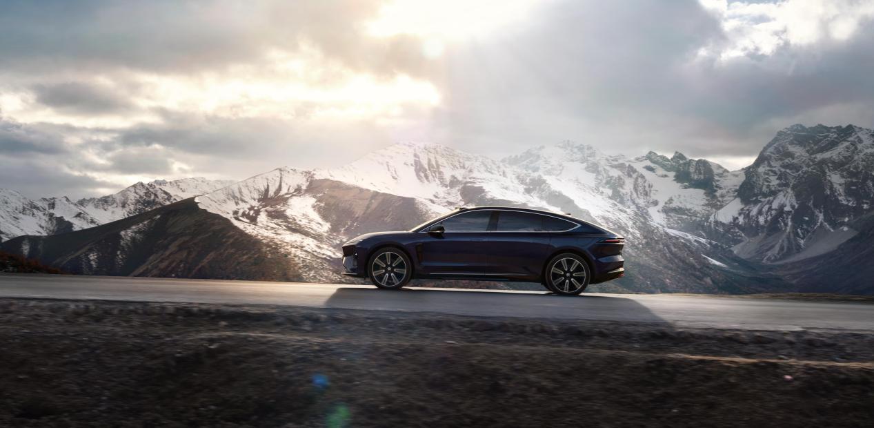 试完蔚来ET9,帕梅车主沉默了:这才是老板该开的车!