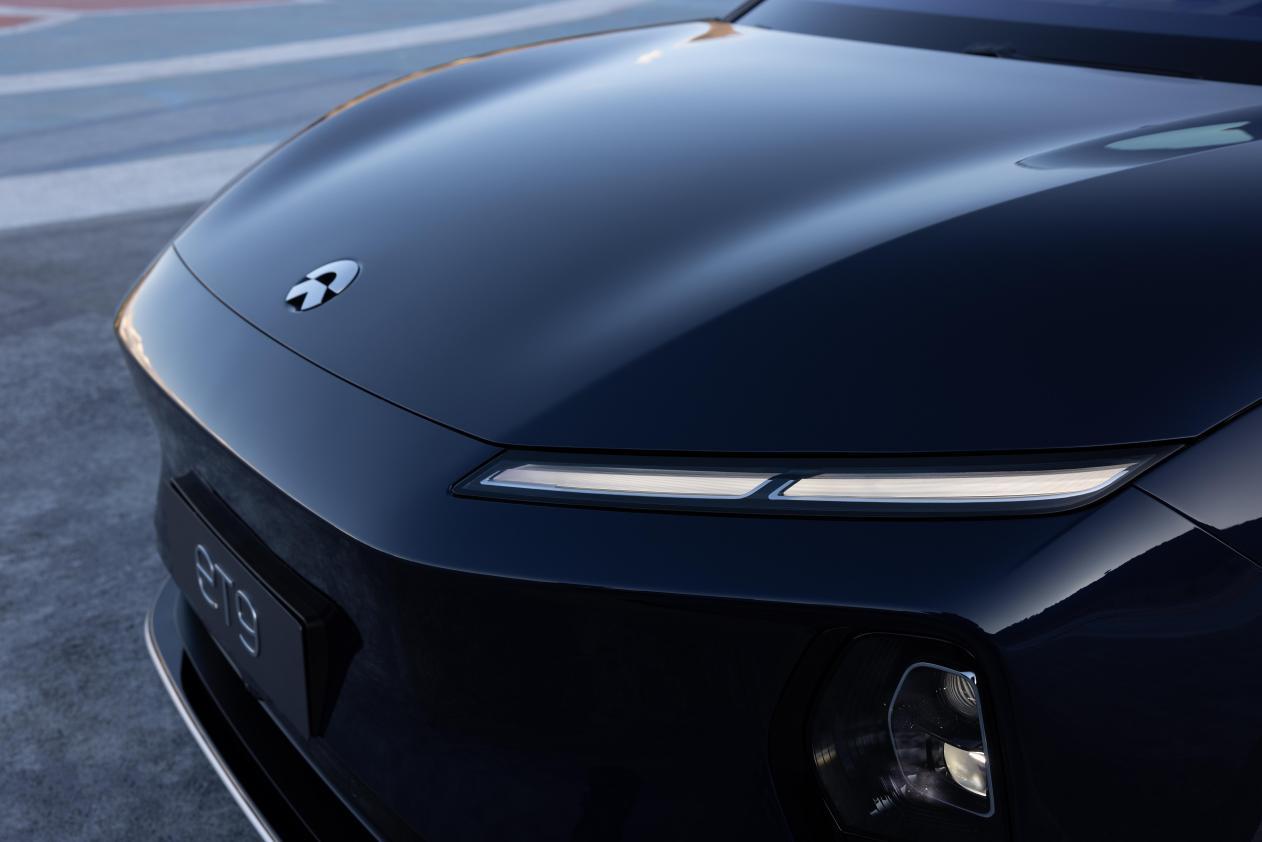 试完蔚来ET9,帕梅车主沉默了:这才是老板该开的车!