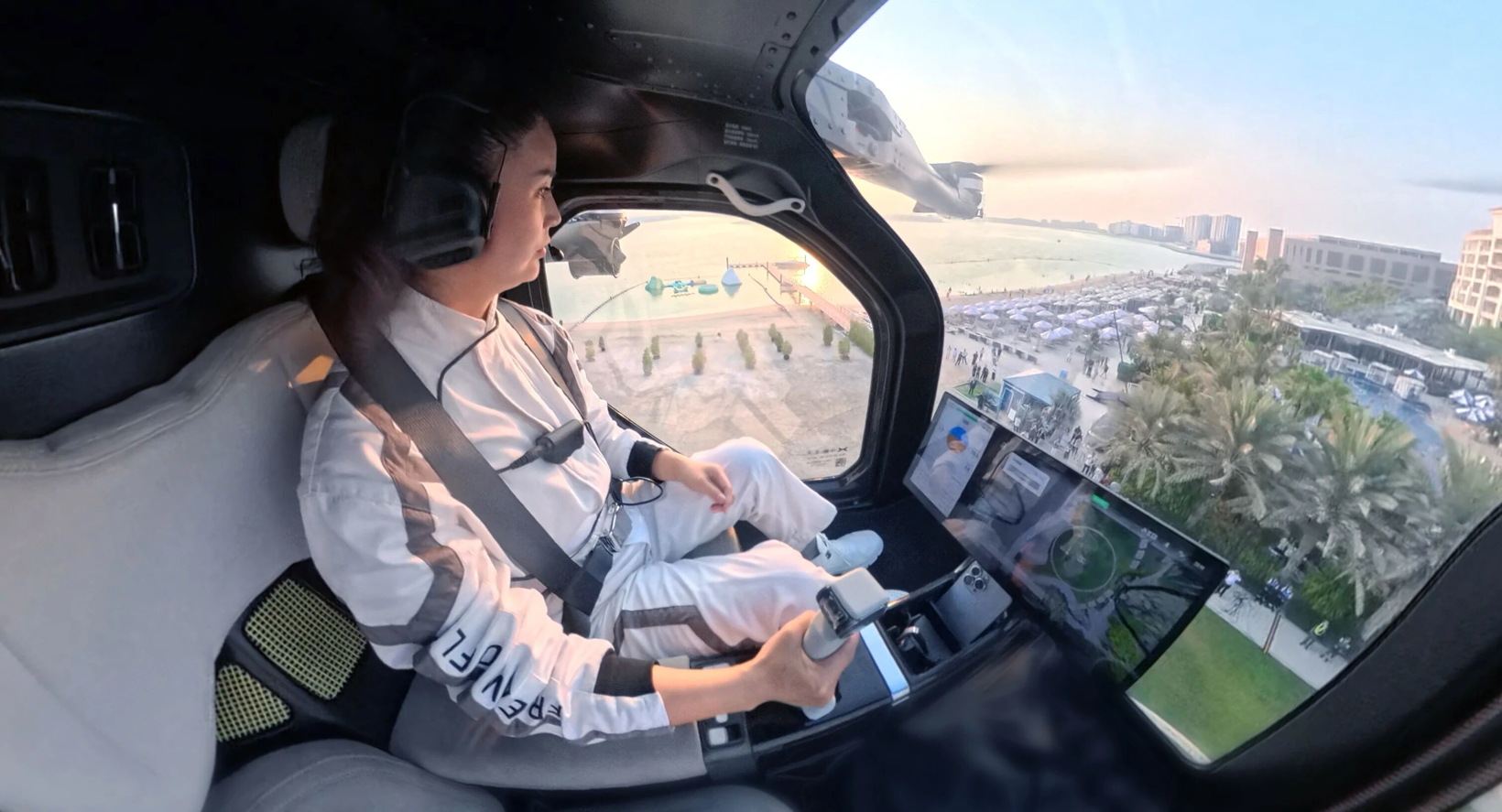 小鹏“陆地航母”中东首飞斩获600台订单,2027年完成落地